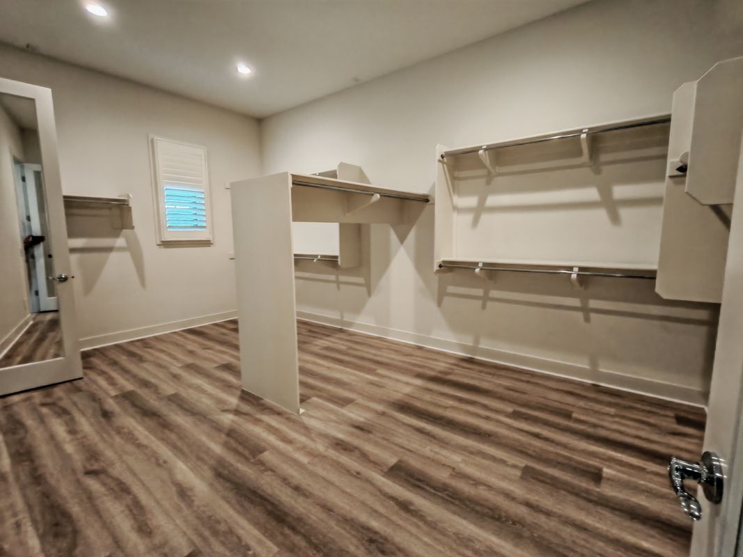 Building Photo - 55 Thrasher