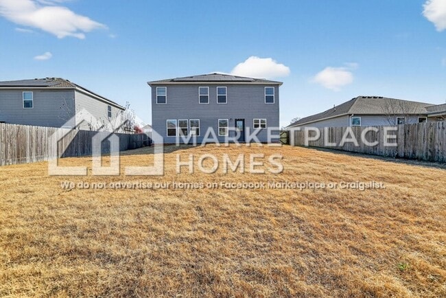 Building Photo - 904 SW Loudon Dr