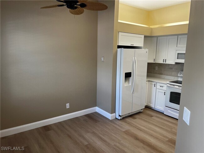 Building Photo - 6918 Satinleaf Rd N