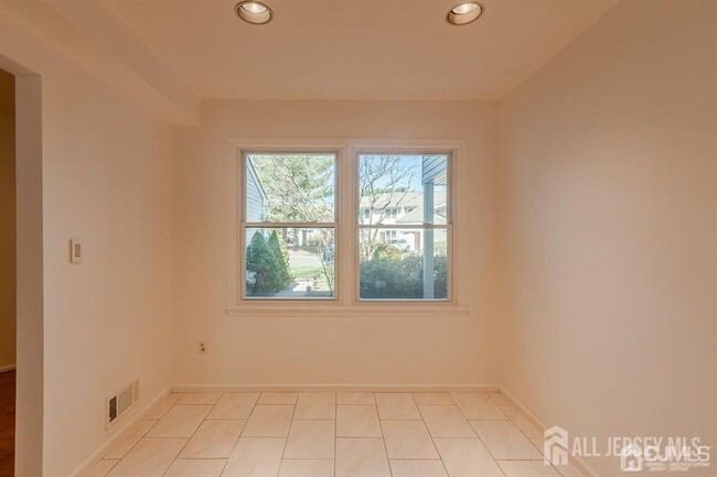 Building Photo - 29 Sandpiper Dr