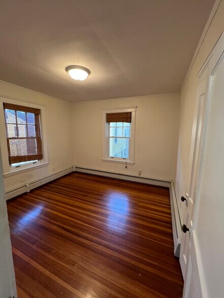 Back bedroom - 60 Hammond St