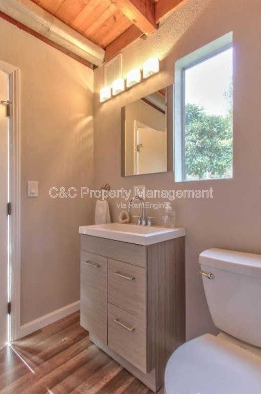 Building Photo - 1420 Munras Ave