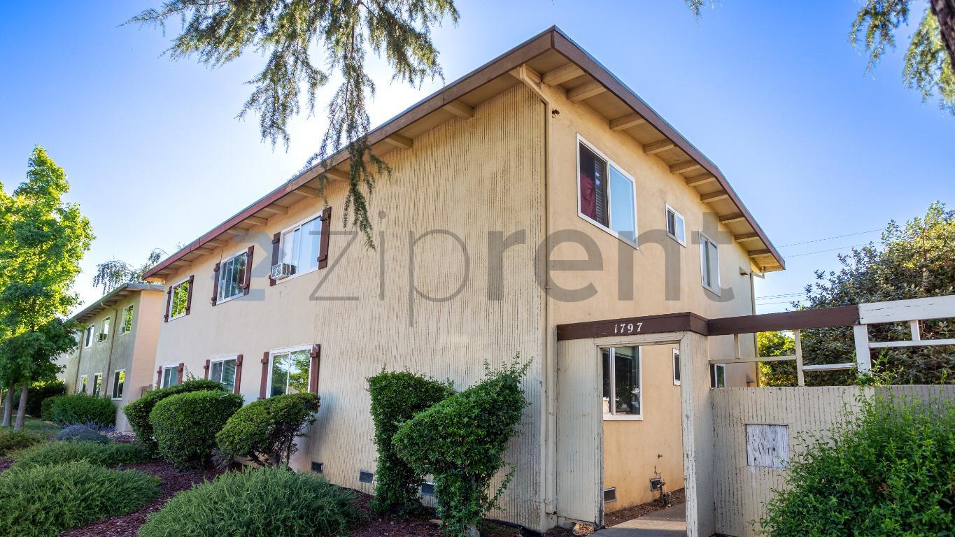 Building Photo - Unit A