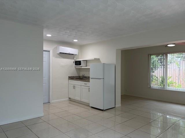 Building Photo - 6215 SW 20th St