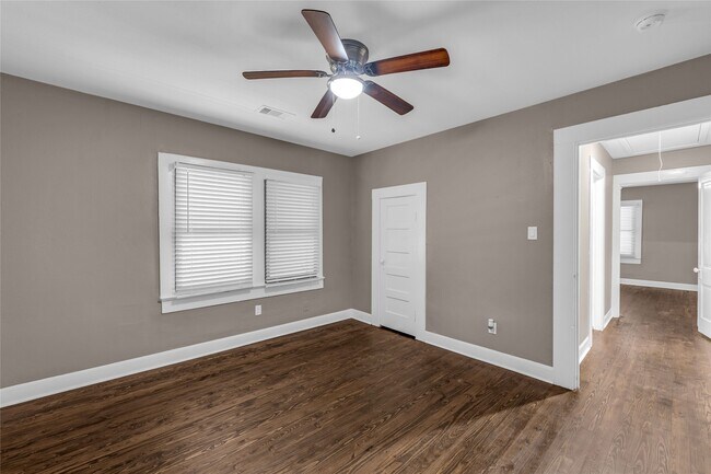 Building Photo - 4102 Ave N Ursuline St