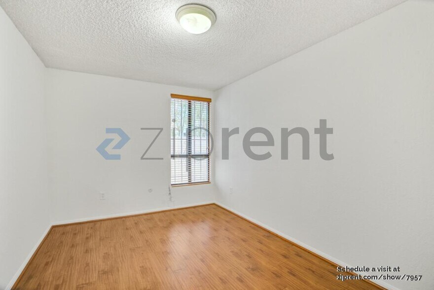 Building Photo - 4506 Saugus Ave