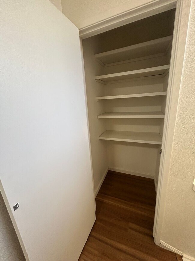 Building Photo - Available on 05/05/26, 1170 sq ft, 3 Bedrooms, 1.5 Baths, 2 Assigned Parking at Palehua Hale in M...