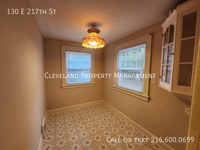 Building Photo - 130 E 217th St