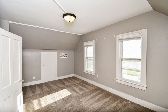 Building Photo - 1515 S Duluth Ave