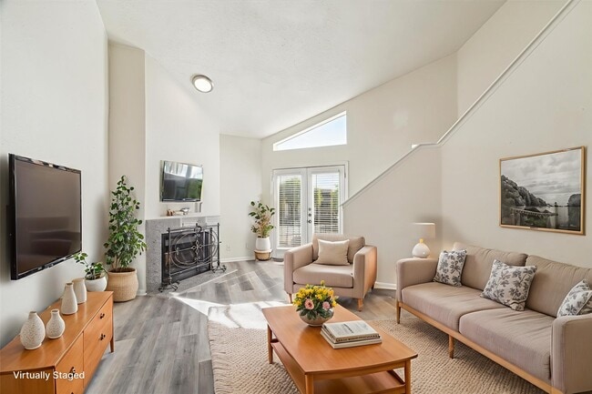 Primary Photo - 10855 Meadowglen Ln