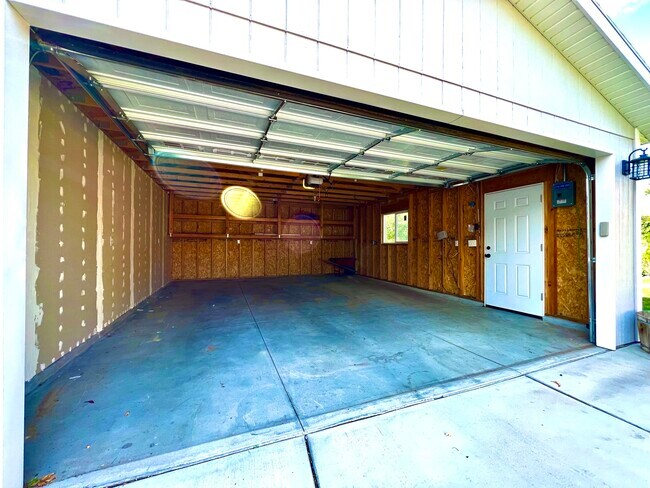 Garage interior - plenty of parking space - 3096 S Marie Cir