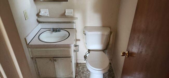 Building Photo - 235 Mimosa Dr