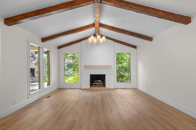 Building Photo - Totally renovated open concept with vaulted ceilings