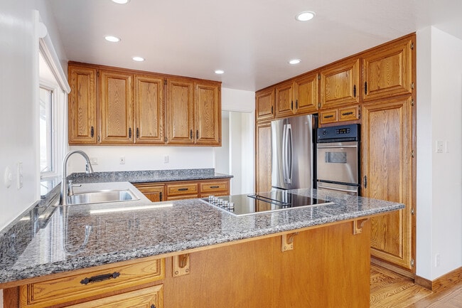 Building Photo - 90 Geldert Dr