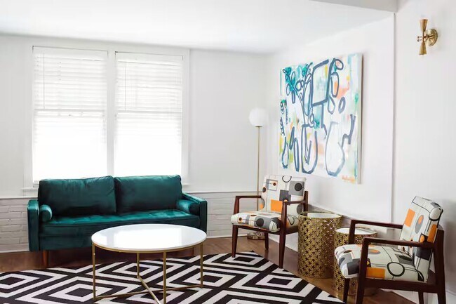 Building Photo - Lawrence House