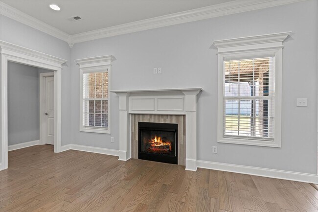 Building Photo - Immaculate 4 Bedroom Home Between Athens a...