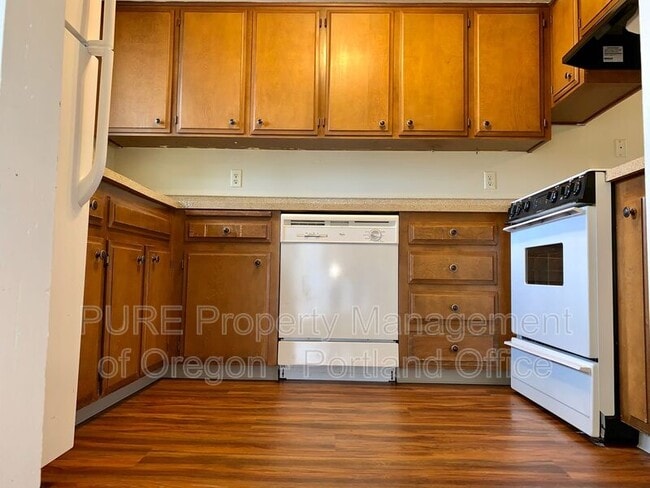 Building Photo - 2143 SW Townsend Ct