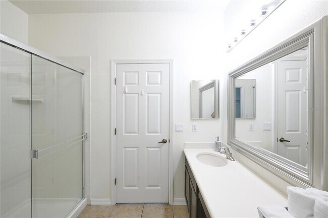 Building Photo - 2745 Oakwater Dr