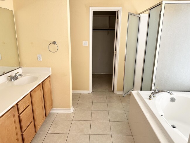 Building Photo - 7613 Bayonne Dr