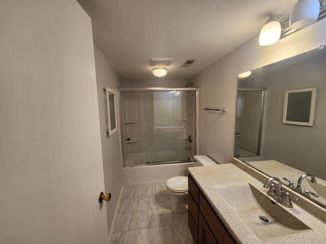 Building Photo - 1102 Hinswood Dr