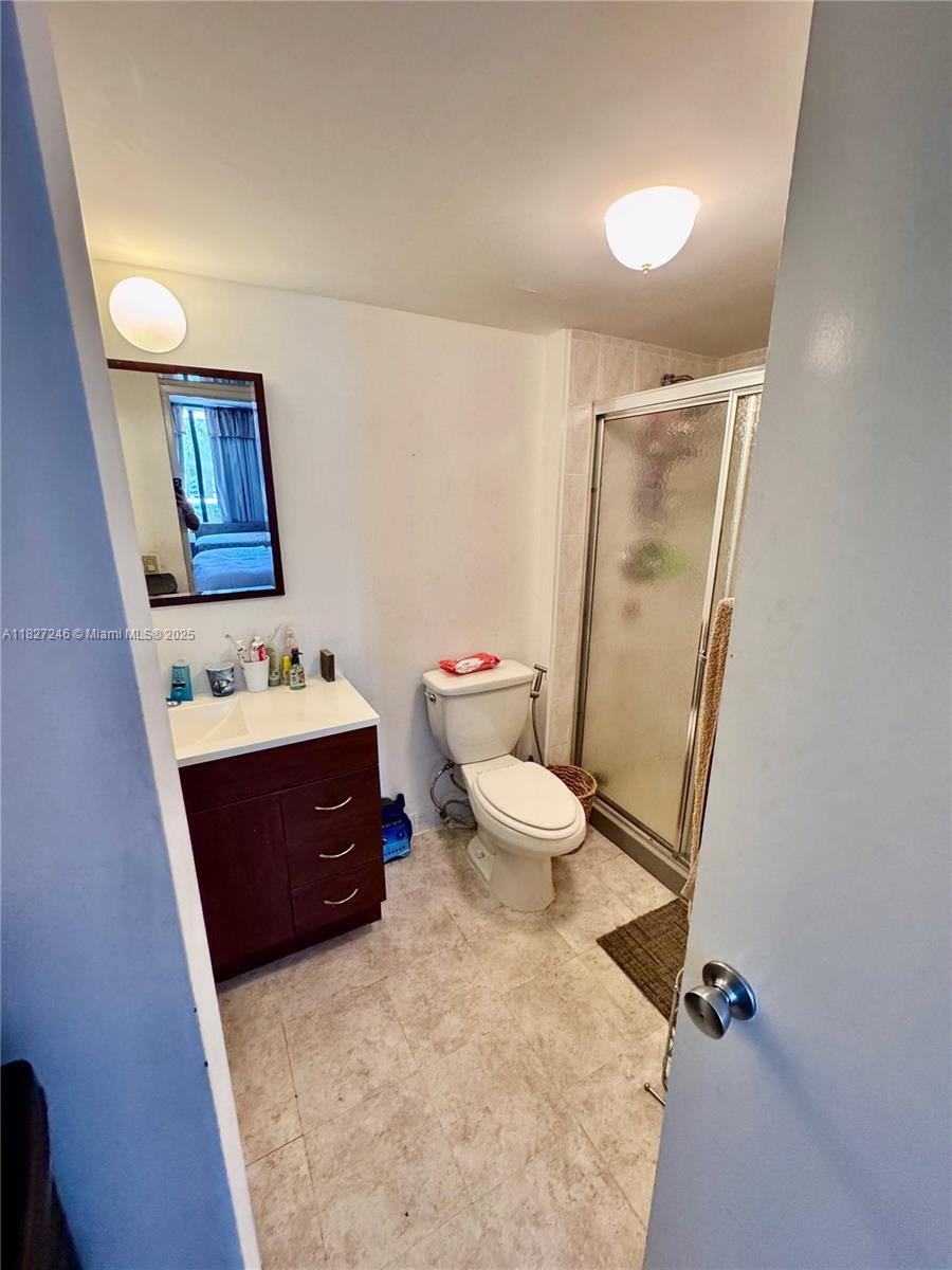 Building Photo - 3731 N Country Club Dr