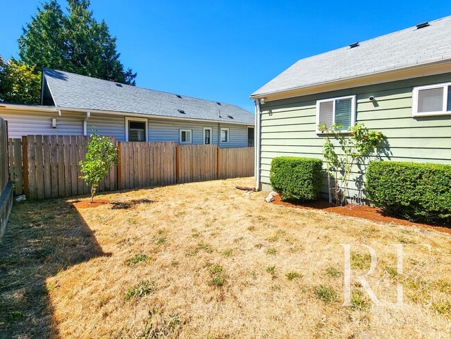 Building Photo - Classic Charmer with Water Views in the Heart of Manette