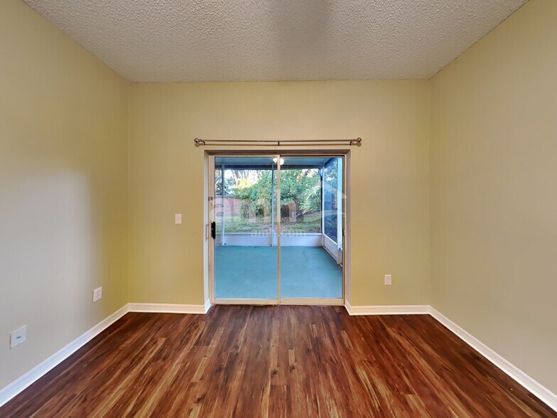 Building Photo - 119 Lancer Oak Dr
