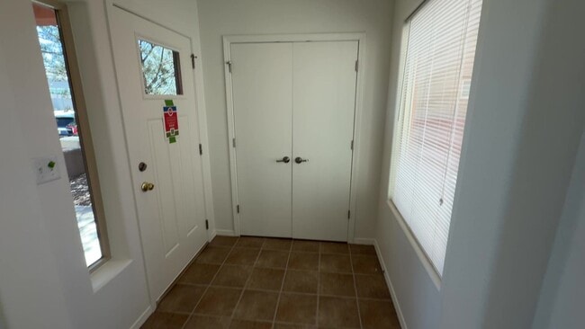 Building Photo - 3 Bedroom Town Home Near Rio Bravo Blvd SE & University Blvd SE In Mesa Del Sol!