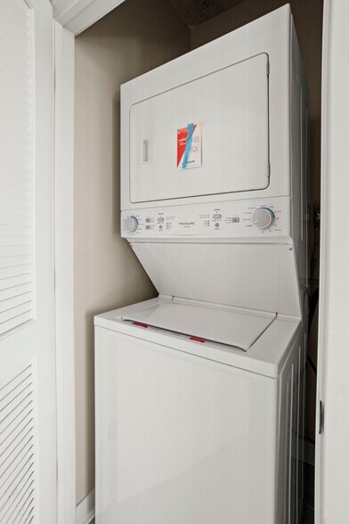 Building Photo - 4603 N Broadway