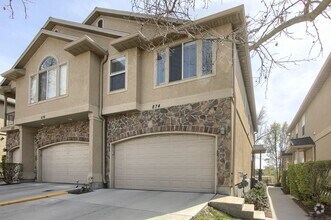 Building Photo - 3 Bedroom / 3.5 Bathroom Townhome in Millc...