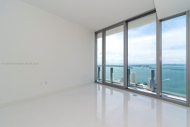 Building Photo - 300 Biscayne Blvd Way