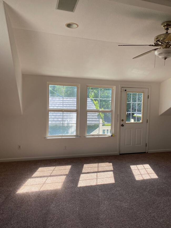Building Photo - 5273 Trophy Dr