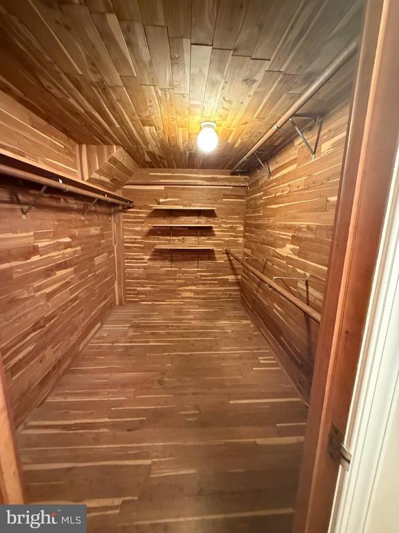 Building Photo - 240 Sweetbriar Cir