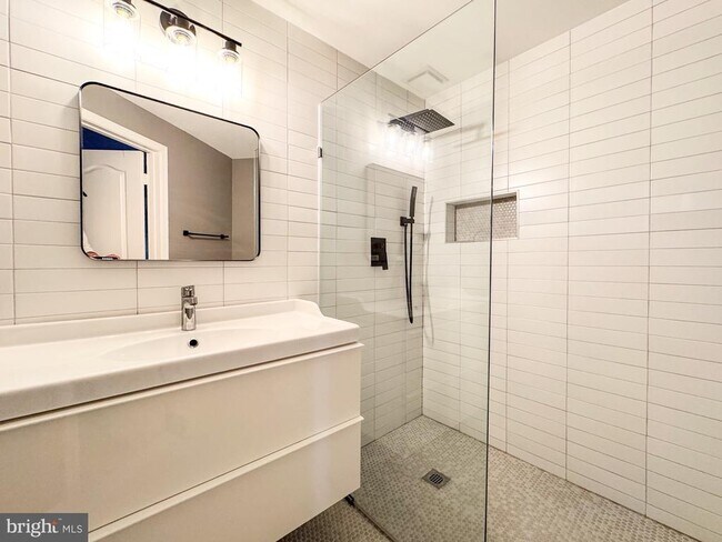 Building Photo - 3906 Valley Ridge Dr