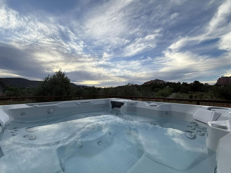 Building Photo - 105 Rojo Dr