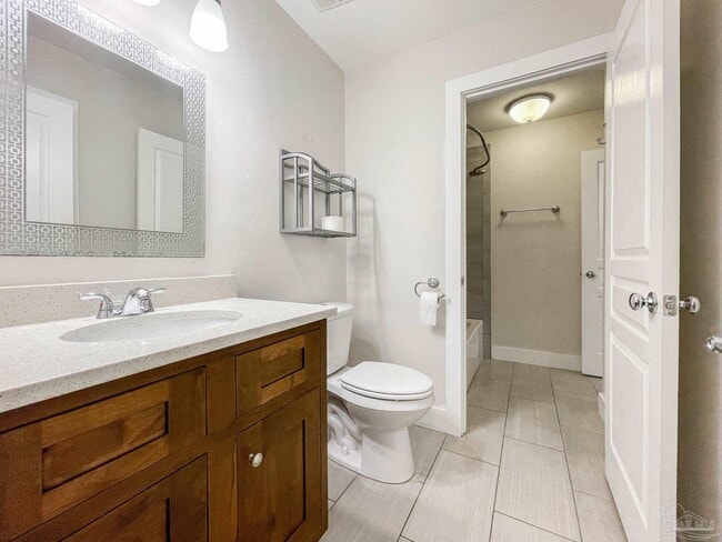 Building Photo - 3300 N Sugartree St