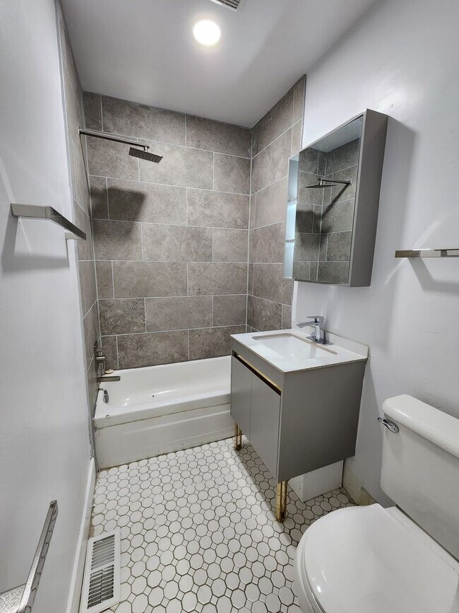 Building Photo - 308 W Wildey St