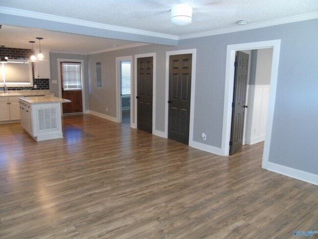 Building Photo - 303 McCullough Ave NE