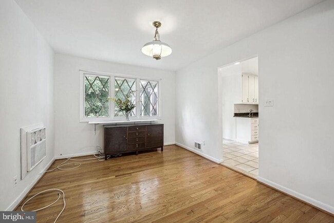 Building Photo - 7009 Capitol View Dr