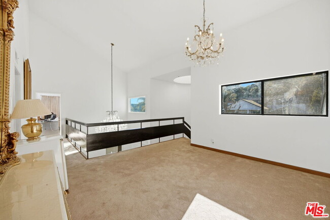 Building Photo - 2846 Royston Pl