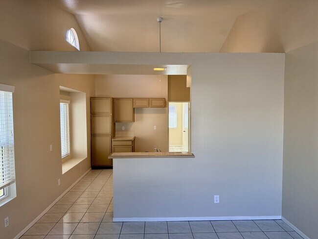 Building Photo - 2036 Orchard Dr