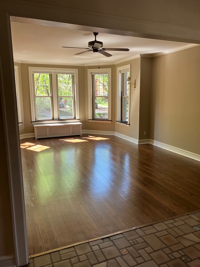 Building Photo - 4945 N Washtenaw Ave