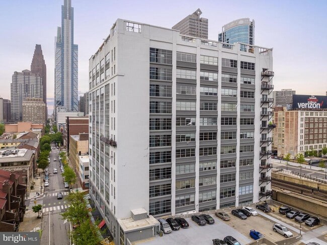 Building Photo - 2200 Arch St