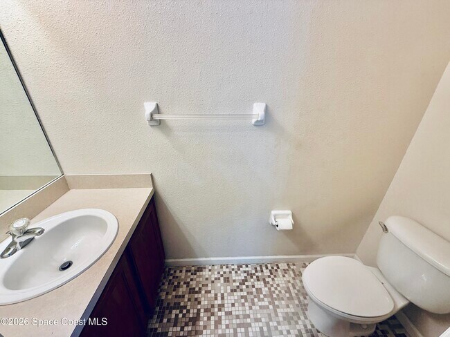 Building Photo - 2990 S Fiske Blvd