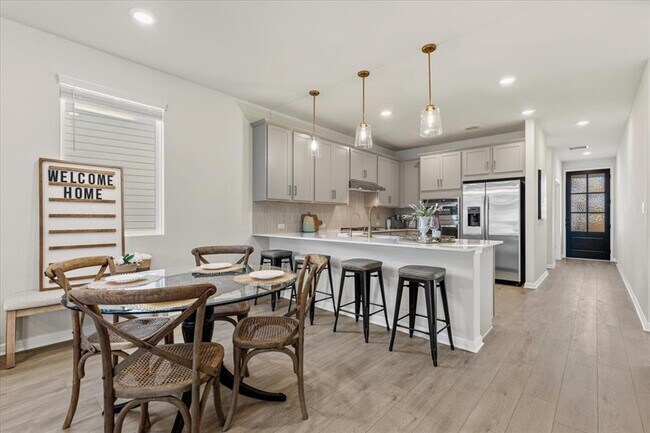 Building Photo - 158 Lake Shore Dr