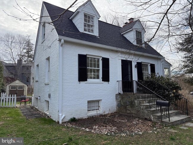 Building Photo - 2115 N Potomac St