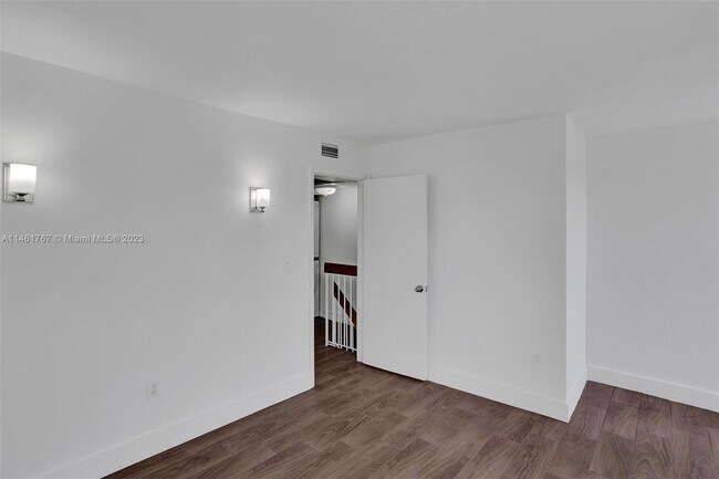 Building Photo - 675 NW 85th Ct