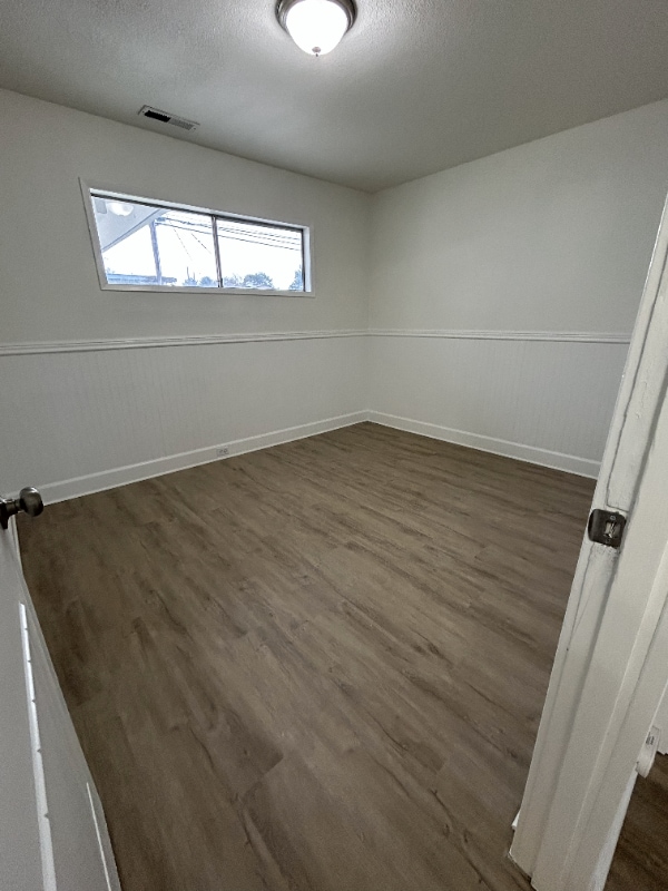 Building Photo - 2407 Duportail St