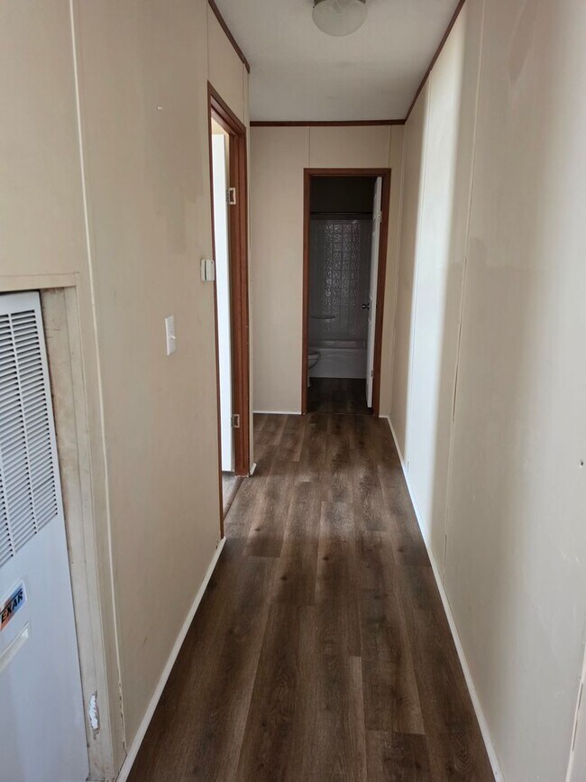 Building Photo - 3 bedroom 2 bath in Clovis
