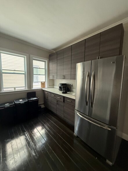 Building Photo - 237 Highland Ave